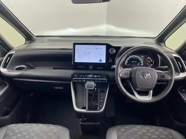 トヨタ ヴォクシー S－Z 群馬県 2022(令4)年 1.9万km アティチュードブラックマイカ 純正１０．５型ナビ　バックカメラ　アダプティブクルーズコントロール　レーンキープアシスト　衝突被害軽減ブレーキ　シートヒーター　両側パワースライドドア　オートマチックハイビーム　ＥＴＣ２．０　禁煙車