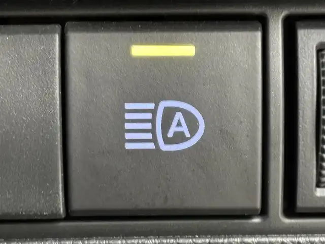 トヨタ カローラ クロス Z 福岡県 2023(令5)年 2.2万km アティチュードブラックマイカ 純正９型ナビ／フルセグＴＶ　/バックカメラ　/ビルトインＥＴＣ　/レーダークルコン　/トヨタセーフティセンス　/アクセル踏み間違い防止　/ハーフレザーシート　/シートヒーター　/パワーバックドア　/純正１８インチＡＷ　/ＬＥＤヘッドライト