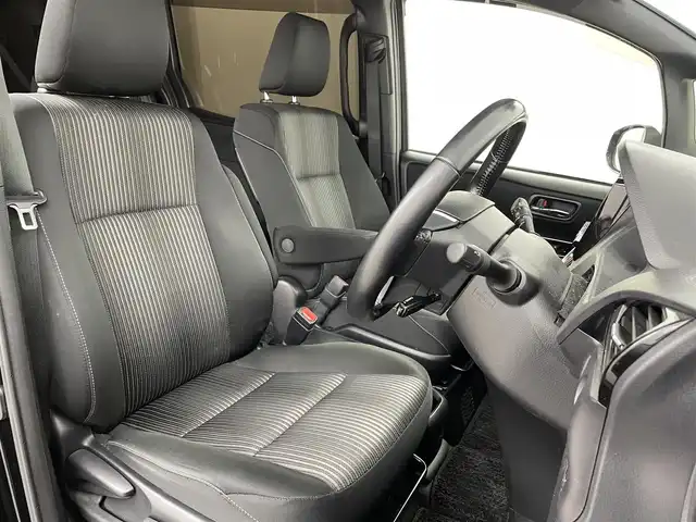 トヨタ ヴォクシー ハイブリッド ZS 煌 福岡県 2018(平30)年 7.8万km ブラック 社外９型ナビ（ＢＴ，フルセグＴＶ）　/バックカメラ　/ビルトインＥＴＣ　/クルーズコントロール　/衝突軽減ブレーキ　/レーンキープ　/両側電動スライドドア　/シートヒーター　/Ｗエアコン　/純正１６インチＡＷ　/ＬＥＤ