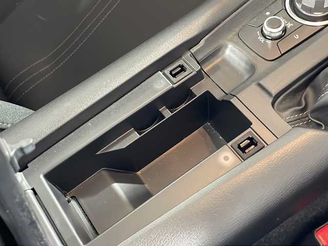 マツダ ロードスター S スペシャルパッケージ 沖縄県 2022(令4)年 0.8万km ソウルレッドクリスタルM 禁煙車　/ワンオーナー　/純正ナビ　/（フルセグ　Ｂｌｕｅｔｏｏｔｈ接続　ＣＤ　ＤＶＤ再生）/バックカメラ　/クルーズコントロール/ＥＴＣ　/ドライブレコーダー　/前後コーナーセンサー　/パドルシフト　/シートヒーター/ＬＥＤヘッドライト/純正アルミホイール/純正フロアマット/スペアキー