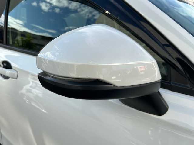 ホンダ ヴェゼル ハイブリッド e:HEV Z 東京都 2022(令4)年 3.7万km プラチナホワイトパール ９インチメモリナビ/フルセグテレビ/ETC2.0/マルチビューカメラシステム/ブラインドスポットインフォメーション/追従型クルーズコントロール/パワーバックドア/前後コーナーセンサー/本革巻きステアリング/ステアリングヒーター/プリクラッシュセーフティ/パドルシフト/パワーバックドア/ハーフレーザーシート/シートヒーター（D＋N席）/横滑り防止装置/ダウンヒルアシストコントロール/プッシュスタート/純正アルミホイール/純正フロアマット