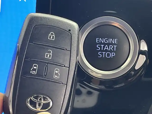 トヨタ ヴォクシー S－Z 群馬県 2022(令4)年 2.3万km アティチュードブラックマイカ 純正１０．５型ナビ　バックカメラ　アダプティブクルーズコントロール　レーンキープアシスト　衝突被害軽減ブレーキ　シートヒーター　両側パワースライドドア　オートマチックハイビーム　ＥＴＣ２．０　禁煙車