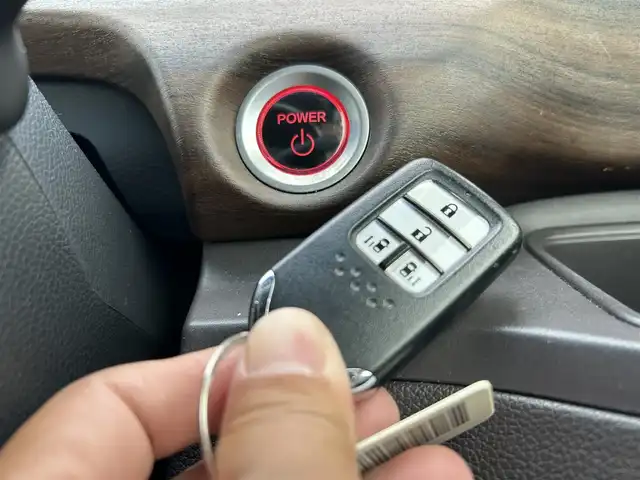 ホンダ フリード ハイブリット G 鹿児島県 2016(平28)年 7.9万km コバルトブルーパール サイドリフトアップシート車/社外ＳＤナビ/　　CD/DVD/BT/フルセグ/バックカメラ/両側パワースライドドア/クルーズコントロール/LEDヘッドライト/社外15インチアルミホイール/スマートキー/純正ビルトインETC/ステアリングスイッチ