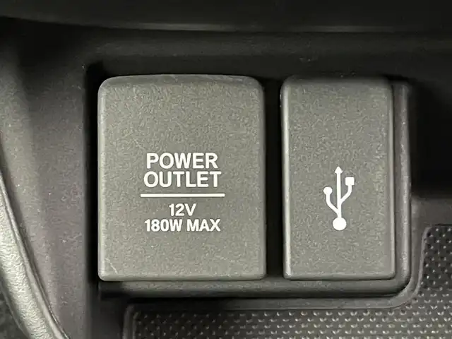 ホンダ フリード ハイブリット クロスター 熊本県 2022(令4)年 4.8万km プレミアムクリスタルレッドM 純正前後ドライブレコーダー　/純正フリップダウンモニター/純正9インチナビ（ＣＤ・ＤＶＤ・フルセグ・ＢＴ・ＳＤ・ApplCarPlay）/バックカメラ　/ビルトインＥＴＣ　/両側パワースライドドア　/後ろのみクリアランスソナー　/前席シートヒーター　/レーダークルーズコントロール/衝突軽減ブレーキ/先行車発進お知らせ機能/路外逸脱制御機能/標識認識機能/ハーフレザーシート/純正フロアマット/純正１５インチAW/オートライト/LEDヘッドライト/フォグランプ/スマートキー/プッシュスタート/スペアキー1本