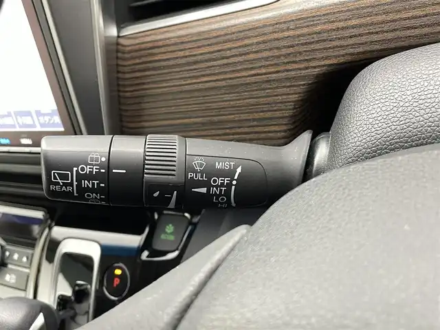 ホンダ フリード ハイブリット クロスター 熊本県 2022(令4)年 4.8万km プレミアムクリスタルレッドM 純正前後ドライブレコーダー　/純正フリップダウンモニター/純正9インチナビ（ＣＤ・ＤＶＤ・フルセグ・ＢＴ・ＳＤ・ApplCarPlay）/バックカメラ　/ビルトインＥＴＣ　/両側パワースライドドア　/後ろのみクリアランスソナー　/前席シートヒーター　/レーダークルーズコントロール/衝突軽減ブレーキ/先行車発進お知らせ機能/路外逸脱制御機能/標識認識機能/ハーフレザーシート/純正フロアマット/純正１５インチAW/オートライト/LEDヘッドライト/フォグランプ/スマートキー/プッシュスタート/スペアキー1本