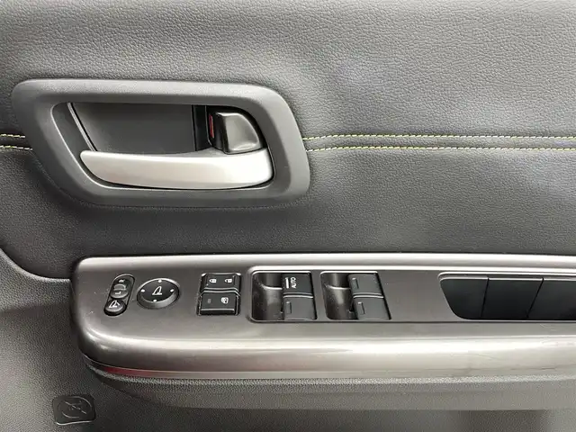 ホンダ フリード ハイブリット クロスター 熊本県 2022(令4)年 4.8万km プレミアムクリスタルレッドM 純正前後ドライブレコーダー　/純正フリップダウンモニター/純正9インチナビ（ＣＤ・ＤＶＤ・フルセグ・ＢＴ・ＳＤ・ApplCarPlay）/バックカメラ　/ビルトインＥＴＣ　/両側パワースライドドア　/後ろのみクリアランスソナー　/前席シートヒーター　/レーダークルーズコントロール/衝突軽減ブレーキ/先行車発進お知らせ機能/路外逸脱制御機能/標識認識機能/ハーフレザーシート/純正フロアマット/純正１５インチAW/オートライト/LEDヘッドライト/フォグランプ/スマートキー/プッシュスタート/スペアキー1本