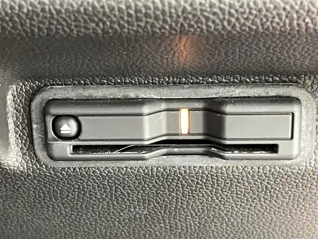 ホンダ フリード ハイブリット クロスター 熊本県 2022(令4)年 4.8万km プレミアムクリスタルレッドM 純正前後ドライブレコーダー　/純正フリップダウンモニター/純正9インチナビ（ＣＤ・ＤＶＤ・フルセグ・ＢＴ・ＳＤ・ApplCarPlay）/バックカメラ　/ビルトインＥＴＣ　/両側パワースライドドア　/後ろのみクリアランスソナー　/前席シートヒーター　/レーダークルーズコントロール/衝突軽減ブレーキ/先行車発進お知らせ機能/路外逸脱制御機能/標識認識機能/ハーフレザーシート/純正フロアマット/純正１５インチAW/オートライト/LEDヘッドライト/フォグランプ/スマートキー/プッシュスタート/スペアキー1本