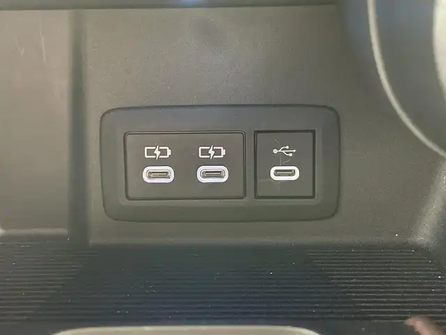 トヨタ ハリアー Z レザーパッケージ 鹿児島県 2024(令6)年 3万km プラチナホワイトパールマイカ パノラミックビューモニター/12.3インチディスプレイオーディオ/　・Bluetooth/　・フルセグTV/　・AppleCarPlay/　・AndroidAuto/デジタルインナーミラー/カラーヘッドアップディスプレイ/トヨタセーフティセンス/　・プリクラッシュセーフティ/　・レーダーレーシングアシスト+レーンディパーチャーアラート/　・レーダークルーズコントロール/　・アダプティブハイビームシステム/　・ロードサインアシスト/　・ドライバー異常時対応システム/　・プロアクティブドライブングアシスト/　・発進遅れ告知機能/パーキングサポートブレーキ/ブラインドスポットモニター/JBLプレミアムサウンド/本革シート/本革巻きステアリング/ステアリングヒーター/電動パーキングブレーキ/オートブレーキホールド/パワーバックドア/LEDヘッドライト/フォグランプ/電動格納ミラー/ETC