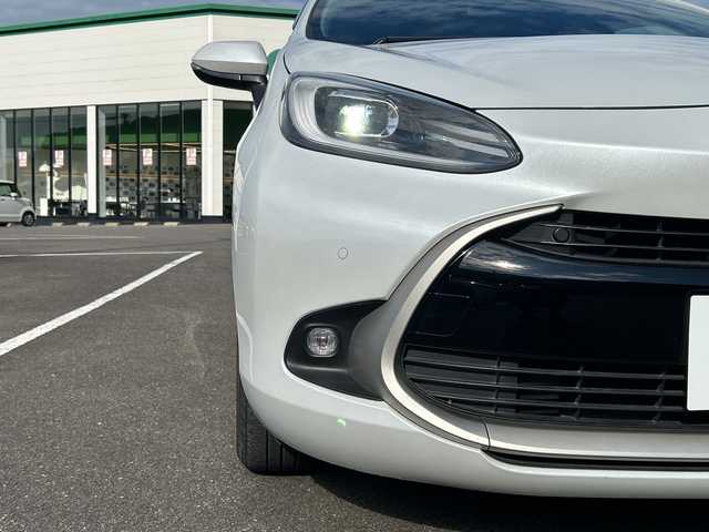 トヨタ アクア Z 佐賀県 2022(令4)年 5.5万km プラチナホワイトパールマイカ 純正10.5インチディスプレイオーディオ/モデリスタ15インチアルミホイール/バックカメラ/ビルトインETC/レーダークルーズコントロール/クリアランスソナー/プリクラッシュセーフティセンス/パーキングサポートブレーキ/ハーフレザーシート/前席シートヒーター/運転席シートヒーター/ステアリングヒーター/LEDヘッドライト/フォグランプ/AC100V