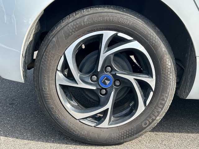 トヨタ アクア Z 佐賀県 2022(令4)年 5.5万km プラチナホワイトパールマイカ 純正10.5インチディスプレイオーディオ/モデリスタ15インチアルミホイール/バックカメラ/ビルトインETC/レーダークルーズコントロール/クリアランスソナー/プリクラッシュセーフティセンス/パーキングサポートブレーキ/ハーフレザーシート/前席シートヒーター/運転席シートヒーター/ステアリングヒーター/LEDヘッドライト/フォグランプ/AC100V