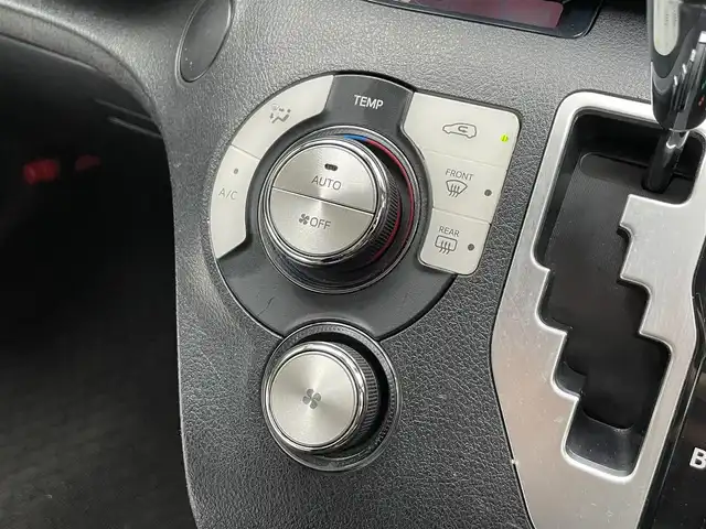 トヨタ シエンタ ハイブリッド G クエロ 滋賀県 2019(平31)年 5.2万km ブラックマイカ/ラディアントグリーンメタリック 2トーン 禁煙車/純正ナビ/CD/DVD/SD/USB/フルセグTV/ETC/クリアランスソナー/全方位カメラ/両側パワースライドドア/プッシュスタート/スマートキー/LEDヘッドライト/オートライト/ハーフレザーシート/トヨタセーフティセンス/純正アルミホイール