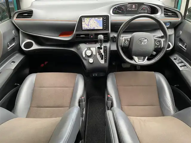 トヨタ シエンタ ハイブリッド G クエロ 滋賀県 2019(平31)年 5.2万km ブラックマイカ/ラディアントグリーンメタリック 2トーン 禁煙車/純正ナビ/CD/DVD/SD/USB/フルセグTV/ETC/クリアランスソナー/全方位カメラ/両側パワースライドドア/プッシュスタート/スマートキー/LEDヘッドライト/オートライト/ハーフレザーシート/トヨタセーフティセンス/純正アルミホイール