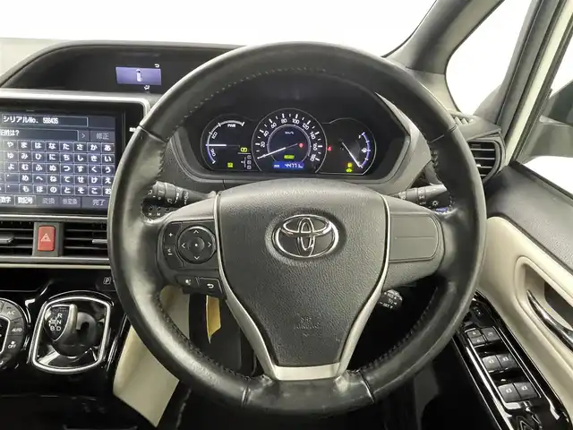 トヨタ ノア ハイブリッド Si ダブルバイビー 熊本県 2018(平30)年 4.5万km ホワイトパールクリスタルシャイン ワンオーナー/純正ナビNSZN-Z66T（ＣＤ・ＤＶＤ・フルセグ・ＢＴ・ＳＤ・ｉｐｏｄ・ＵＳＢ）/バックカメラ　/ビルトインＥＴＣ２．０　/両側パワースライドドア　/クルーズコントロール　/前席シートヒーター　/トヨタセーフティーセンス/・プリクラッシュセーフティ/・レーンディパーチャーアラート/・オートマチックハイビーム/横滑り防止/ハーフレザーシート/純正フロアマット/純正１６インチAW/オートライト/LEDヘッドライト/スマートキー/プッシュスタート