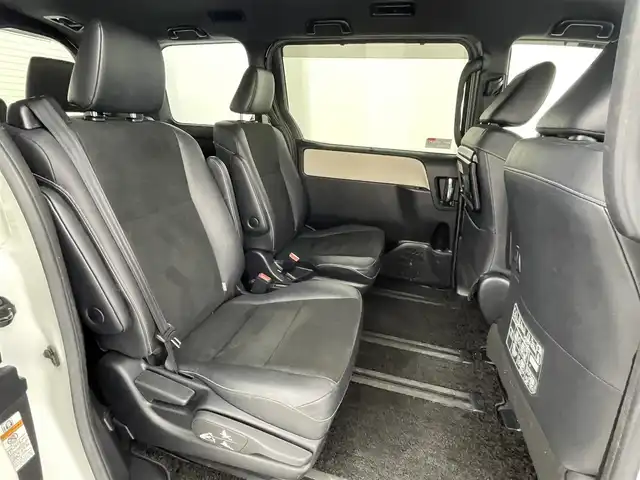 トヨタ ノア ハイブリッド Si ダブルバイビー 熊本県 2018(平30)年 4.5万km ホワイトパールクリスタルシャイン ワンオーナー/純正ナビNSZN-Z66T（ＣＤ・ＤＶＤ・フルセグ・ＢＴ・ＳＤ・ｉｐｏｄ・ＵＳＢ）/バックカメラ　/ビルトインＥＴＣ２．０　/両側パワースライドドア　/クルーズコントロール　/前席シートヒーター　/トヨタセーフティーセンス/・プリクラッシュセーフティ/・レーンディパーチャーアラート/・オートマチックハイビーム/横滑り防止/ハーフレザーシート/純正フロアマット/純正１６インチAW/オートライト/LEDヘッドライト/スマートキー/プッシュスタート