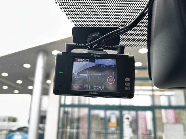 トヨタ ノア ハイブリッド Si ダブルバイビー 愛知県 2018(平30)年 4.8万km ブラッキッシュアゲハガラスフレーク 登録時走行距離47882km/ワンオーナー/純正7インチSDナビ/(Bluetooth/ワンセグTV/DVD/AUX)/バックカメラ/ドラレコ前後/トヨタセーフティー/プリクラッシュセーフティー/レーンディパーチャーアラート/先行車発進告知/オートマチックハイビーム/クルーズコントロール/両側パワスラ/後席サイドサンシェード/ドラレコモードスイッチ/ステアリングスイッチ/前席シートヒーター/2.1AUSBアクセサリー/プッシュスタート/スマートキー/(スペアキー×1)/取説/保証書