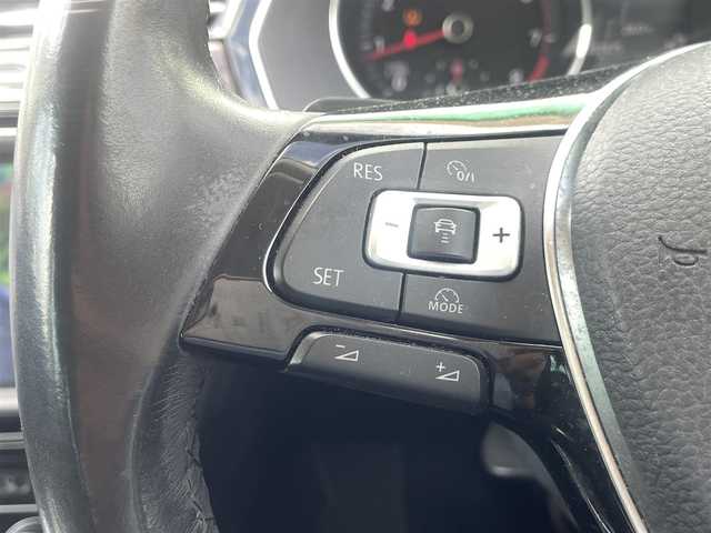 フォルクスワーゲン パサート ヴァリアント TSI ハイライン 三重県 2015(平27)年 10.8万km シルバー 純正メーカーナビ/バックカメラ/プリクラッシュブレーキシステム/クルーズコントロール/LEDヘッドランプ/ヘッドランプウォッシャー/オートエアコン/リア温度調整スイッチ/ボディ同色電動格納ドアミラー/黒革シート/シートヒーター/パワーシート（運転席）/パワートランクリッド/スマートエントリー/プッシュスタート