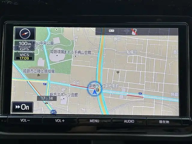 トヨタ エスクァイア Gi ブラックテーラード 兵庫県 2017(平29)年 3.9万km ホワイトパールクリスタルシャイン ワンオーナー/純正ナビ/（CD/DVD/BT)/ETC/フルセグTV/衝突軽減ブレーキ/クルーズコントロール/両側パワースライドドア/フリップダウンモニター/MTモード付AT/レザーシート/シートヒーター/スマートキー/純正フロアマット/社外アルミ18インチ/取扱説明書・保証書