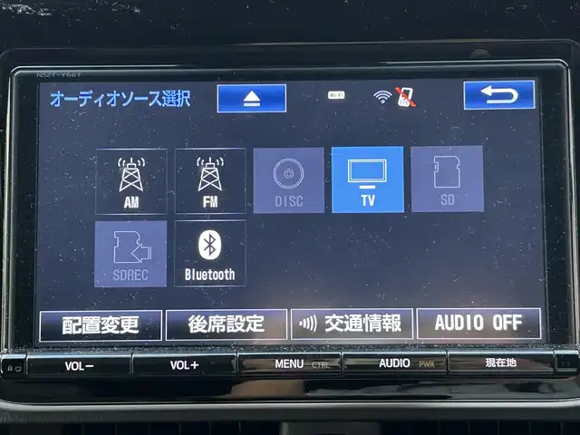 トヨタ エスクァイア Gi ブラックテーラード 兵庫県 2017(平29)年 3.9万km ホワイトパールクリスタルシャイン ワンオーナー/純正ナビ/（CD/DVD/BT)/ETC/フルセグTV/衝突軽減ブレーキ/クルーズコントロール/両側パワースライドドア/フリップダウンモニター/MTモード付AT/レザーシート/シートヒーター/スマートキー/純正フロアマット/社外アルミ18インチ/取扱説明書・保証書