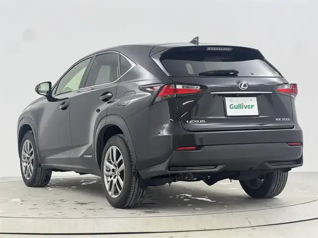 レクサス ＮＸ 300h Iパッケージ 熊本県 2017(平29)年 5.7万km グラファイトブラックガラスフレーク ワンオーナー　/純正ナビ／フルセグＴＶ　/バック／サイドカメラ　/ＥＴＣ２．０　/レーダークルコン　/コーナーセンサー　/衝突軽減　/パドルシフト　/ステアリングヒーター　/シートヒーター　/パワーバックドア　/３眼ＬＥＤ