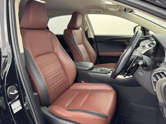 レクサス ＮＸ 300h Iパッケージ 福岡県 2017(平29)年 5.7万km グラファイトブラックガラスフレーク ワンオーナー　/純正ナビ／フルセグＴＶ　/バック／サイドカメラ　/ＥＴＣ２．０　/レーダークルコン　/コーナーセンサー　/衝突軽減　/パドルシフト　/ステアリングヒーター　/シートヒーター　/パワーバックドア　/３眼ＬＥＤ