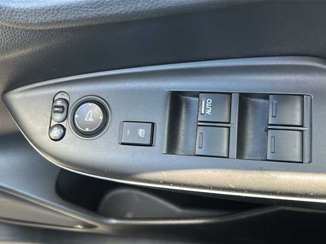 ホンダ フィット 13G F 福島県 2018(平30)年 6.1万km ルナシルバーM ４WD ナビ TV Bluetooth CD アイドリングストップ 横滑り防止装置 ABS パワーウィンドウ パワーステアリング ETC スマートキー スペアキー