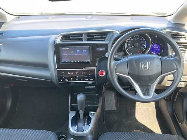 ホンダ フィット 13G F 福島県 2018(平30)年 6.1万km ルナシルバーM ４WD ナビ TV Bluetooth CD アイドリングストップ 横滑り防止装置 ABS パワーウィンドウ パワーステアリング ETC スマートキー スペアキー