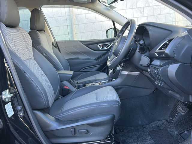 スバル フォレスター X－エディション 神奈川県 2020(令2)年 3.2万km クリスタルブラックシリカ ワンオーナー/純正ナビ(CD/DVD/SD/AUX/USB/BT/フルセグTV)/バック/フロント/サイドカメラ/衝突被害軽減ブレーキ/レーンキープアシスト/ブラインドスポットモニター/オートハイビーム/アイドリングストップ/レーダークルーズコントロール/パドルシフト/ハーフレザーシート/D/N席パワーシート(D席メモリー機能)/D/N席シートヒーター/ステアリングヒーター/パワーバックドア/ETC/前方ドライブレコーダー/ルーフレール/純正フロアマット/純正ドアバイザー/ISOFIX/スペアキー×1/保証書/取扱説明書