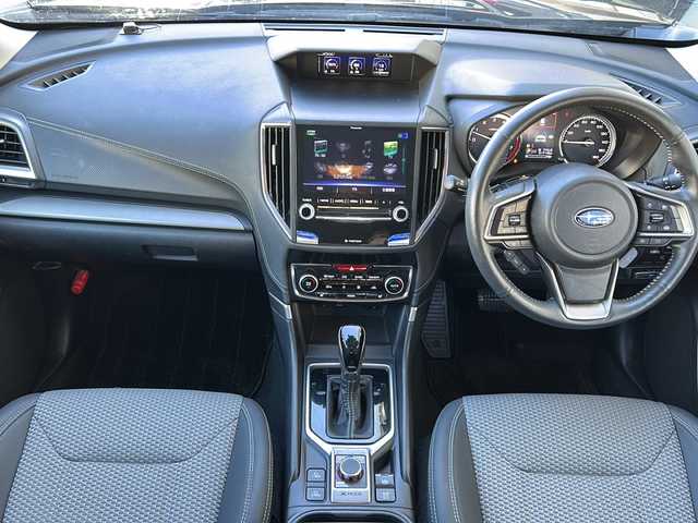 スバル フォレスター X－エディション 神奈川県 2020(令2)年 3.2万km クリスタルブラックシリカ ワンオーナー/純正ナビ(CD/DVD/SD/AUX/USB/BT/フルセグTV)/バック/フロント/サイドカメラ/衝突被害軽減ブレーキ/レーンキープアシスト/ブラインドスポットモニター/オートハイビーム/アイドリングストップ/レーダークルーズコントロール/パドルシフト/ハーフレザーシート/D/N席パワーシート(D席メモリー機能)/D/N席シートヒーター/ステアリングヒーター/パワーバックドア/ETC/前方ドライブレコーダー/ルーフレール/純正フロアマット/純正ドアバイザー/ISOFIX/スペアキー×1/保証書/取扱説明書