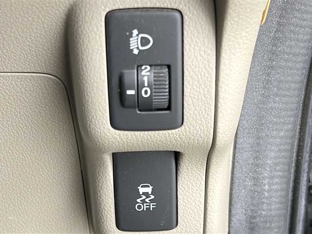 ホンダ Ｎ ＢＯＸ G Lパッケージ 宮城県 2013(平25)年 6万km クリスタルブラックパール 禁煙車/社外ナビ/・CD.DVD.SD.BT/フルセグTV/バックカメラ/片側パワースライドドア/ETC/横滑り防止装置/ECONスイッチ/ステアリングスイッチ/プッシュスタート/スマートキー2個/純正14インチアルミホイール/純正フロアマット