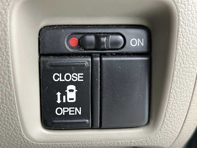 ホンダ Ｎ ＢＯＸ G Lパッケージ 宮城県 2013(平25)年 6万km クリスタルブラックパール 禁煙車/社外ナビ/・CD.DVD.SD.BT/フルセグTV/バックカメラ/片側パワースライドドア/ETC/横滑り防止装置/ECONスイッチ/ステアリングスイッチ/プッシュスタート/スマートキー2個/純正14インチアルミホイール/純正フロアマット