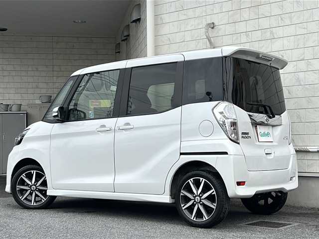 日産 デイズ ルークス HWS X Vセレクション 神奈川県 2018(平30)年 2.2万km ホワイトパール 純正メモリナビ(CD/SD/AUX/BT/フルセグTV)/全方位カメラ/両側パワースライドドア/衝突被害軽減ブレーキ/横滑り防止装置/オートハイビーム/アイドリングストップ/ハーフレザーシート/ETC/オートライト/フォグランプ/純正フロアマット/純正15インチアルミホイール/ISOFIX/スペアキー×1/保証書/取扱説明書