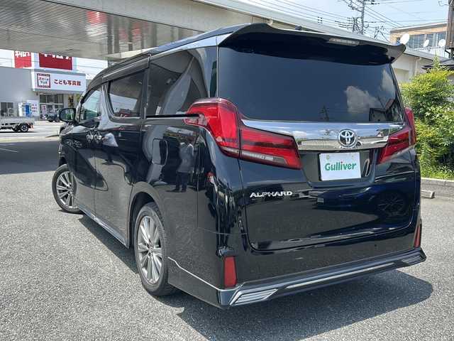 トヨタ アルファード S タイプゴールド 埼玉県 2020(令2)年 9.2万km ブラック ワンオーナー/メモリナビ/フルセグテレビ/バックカメラ/フリップダウンモニター/TRDエアロ（Fスポイラー/Rアンダースポイラー）/全車速追従機能付クルーズコントロール/レーンアシスト/クリアランスソナー/ヒルスタートアシスト/本革巻きステアリング/プッシュスタート/両側パワースライドドア/イージークローザー/ETC/DVDナビ/運転席エアバッグ/助手席エアバッグ/サイドエアバッグ/ＡＢＳ（アンチロックブレーキ）/サイドインパクトバー/ブレーキアシスト/衝突安全ボディ/EBD/横滑り防止装置/衝突防止装置/車間距離制御システム/盗難防止装置/エアコン：デュアルエアコン/テアリングホイールテレスコピック機構/ステアリングホイールチルト/アルミホイール/ＵＶカットガラス/プライバシーガラス/空気清浄機/前席左右独立温度調整式エアコン/後席左右独立温度調整式エアコン