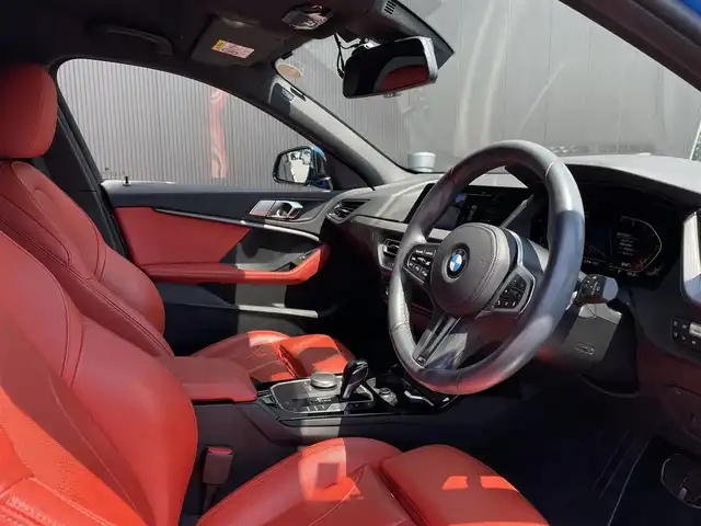 ＢＭＷ ＢＭＷ １１８ｄ Mスポーツ EDジョイ+ 長野県 2020(令2)年 2.8万km ミサノブルー ハイラインパッケージ /マグマレッドダコタレザーシート /純正ナビ(AM/FA/BT/CD/DVD) /AppleCarPlay /ACC /BMS /LKA /パワーシート /シートヒーター　/PDC /コンフォートパッケージ　/iDriveパッケージ /ストレージパッケージ  /純正18AW  /ミラー一体型ETC