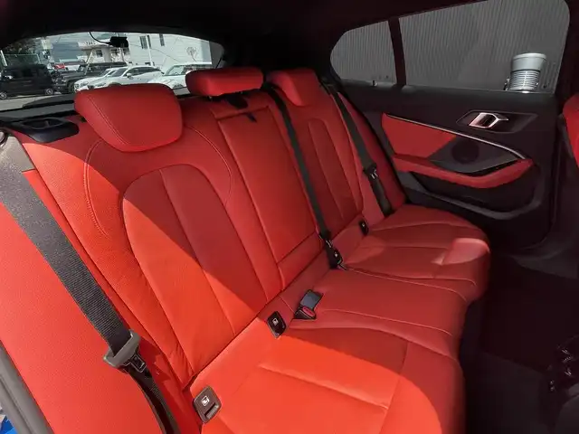 ＢＭＷ ＢＭＷ １１８ｄ Mスポーツ EDジョイ+ 長野県 2020(令2)年 2.8万km ミサノブルー ハイラインパッケージ /マグマレッドダコタレザーシート /純正ナビ(AM/FA/BT/CD/DVD) /AppleCarPlay /ACC /BMS /LKA /パワーシート /シートヒーター　/PDC /コンフォートパッケージ　/iDriveパッケージ /ストレージパッケージ  /純正18AW  /ミラー一体型ETC
