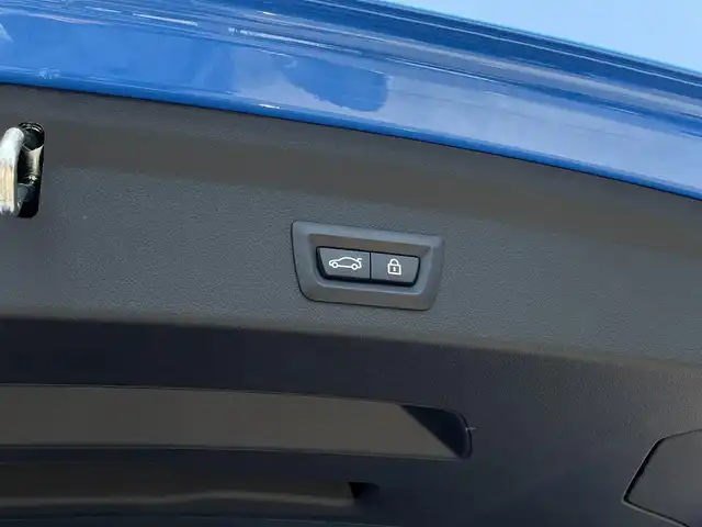 ＢＭＷ ＢＭＷ １１８ｄ Mスポーツ EDジョイ+ 長野県 2020(令2)年 2.8万km ミサノブルー ハイラインパッケージ /マグマレッドダコタレザーシート /純正ナビ(AM/FA/BT/CD/DVD) /AppleCarPlay /ACC /BMS /LKA /パワーシート /シートヒーター　/PDC /コンフォートパッケージ　/iDriveパッケージ /ストレージパッケージ  /純正18AW  /ミラー一体型ETC