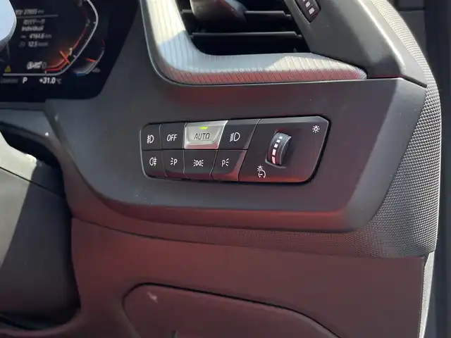 ＢＭＷ ＢＭＷ １１８ｄ Mスポーツ EDジョイ+ 長野県 2020(令2)年 2.8万km ミサノブルー ハイラインパッケージ /マグマレッドダコタレザーシート /純正ナビ(AM/FA/BT/CD/DVD) /AppleCarPlay /ACC /BMS /LKA /パワーシート /シートヒーター　/PDC /コンフォートパッケージ　/iDriveパッケージ /ストレージパッケージ  /純正18AW  /ミラー一体型ETC