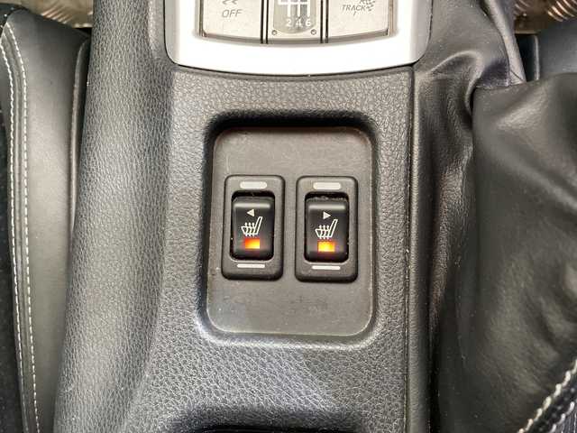 トヨタ ８６ GT リミテッド ブラックPKG 愛媛県 2020(令2)年 4.2万km アイスシルバーメタリック 純正ナビ/フルセグ／Ｂｌｕｅｔｏｏｔｈ/バックカメラ/衝突軽減ブレーキ/ＥＴＣ/レーダークルーズコントロール/ＤＮ席シートヒーター/ハーフレザーシート/ＴＲＤエアロ/ＬＥＤヘッドライト