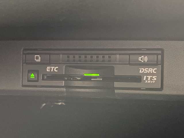 レクサス ＮＸ 300h Iパッケージ 三重県 2015(平27)年 7.8万km ブラック /禁煙車//純正ナビ/　AM/FM/CD/DVD/BT/フルセグ/AUX/USB//前席シートヒーター//ヘッドアップディスプレイ//パドルシフト//レーダークルーズコントロール//パワーバックドア//LEDオートライト//オートマチックハイビーム//ブラインドスポットモニター//ステアリングヒーター//電動パーキング//革巻ステアリング//メモリ付きパワーシート//ビルトインETC//茶皮シート