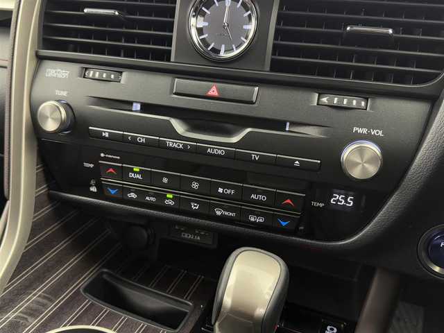 レクサス ＲＸ 450h バージョンL 宮城県 2021(令3)年 4.8万km ソニッククォーツ /サンルーフ//後期型//純正12.3インチナビ//マークレビンソンプレミアムサラウンドサウンドシステム//純正20インチアルミホイール//Lexus Safety System//プリクラッシュセーフティ//レーントレーシングアシスト//オートマチックハイビーム//レーダークルーズコントロール//ロードサインアシスト//先行車発進告知機能//パーキングサポートブレーキ//三眼フルLEDヘッドランプ//カラーヘッドアップディスプレイ//ステアリングヒーター//セミアニリン本革シート//パワーバックドア//パノラミックビューモニター//ETC２．０//全席シートヒーター