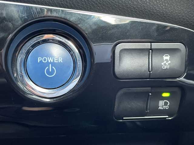 トヨタ プリウス Sツーリングセレクション 福岡県 2019(令1)年 7.1万km ホワイトパールクリスタルシャイン 純正９型メモリナビ/Bluetooth/CD/DVD/フルセグＴＶ/バックモニター/モデリスタエアロ/前後ドライブレコーダー/ビルトインＥＴＣ/前席シートヒーター/レーダークルーズコントロール/コーナーセンサー/スマートキー/スペアキー有/プッシュスタート