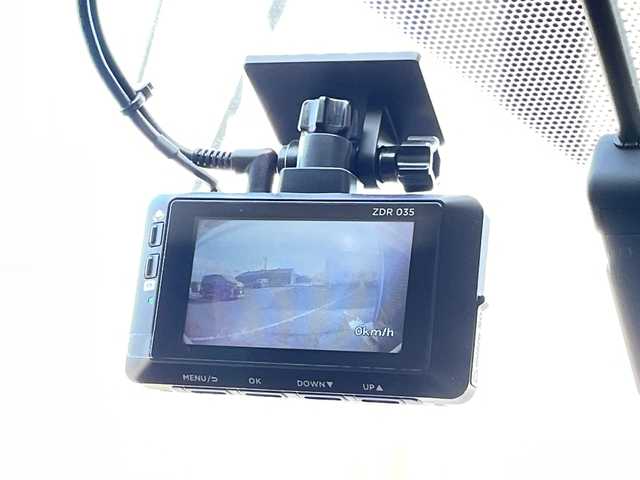 トヨタ プリウス Sツーリングセレクション 福岡県 2019(令1)年 7.1万km ホワイトパールクリスタルシャイン 純正９型メモリナビ/Bluetooth/CD/DVD/フルセグＴＶ/バックモニター/モデリスタエアロ/前後ドライブレコーダー/ビルトインＥＴＣ/前席シートヒーター/レーダークルーズコントロール/コーナーセンサー/スマートキー/スペアキー有/プッシュスタート