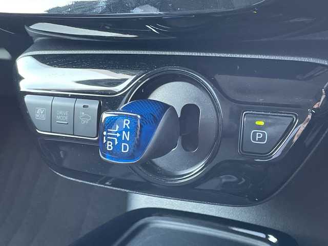 トヨタ プリウス Sツーリングセレクション 福岡県 2019(令1)年 7.1万km ホワイトパールクリスタルシャイン 純正９型メモリナビ/Bluetooth/CD/DVD/フルセグＴＶ/バックモニター/モデリスタエアロ/前後ドライブレコーダー/ビルトインＥＴＣ/前席シートヒーター/レーダークルーズコントロール/コーナーセンサー/スマートキー/スペアキー有/プッシュスタート