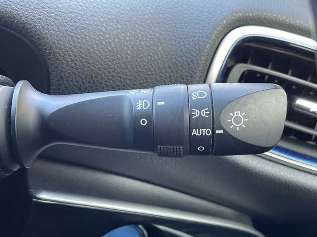 トヨタ プリウス Sツーリングセレクション 福岡県 2019(令1)年 7.1万km ホワイトパールクリスタルシャイン 純正９型メモリナビ/Bluetooth/CD/DVD/フルセグＴＶ/バックモニター/モデリスタエアロ/前後ドライブレコーダー/ビルトインＥＴＣ/前席シートヒーター/レーダークルーズコントロール/コーナーセンサー/スマートキー/スペアキー有/プッシュスタート