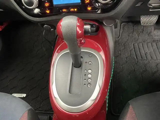 日産 ジューク 15RX Vセレ パーソナライゼーション 熊本県 2019(平31)年 8.1万km スーパーブラック 純正ナビMM318D-W（ＣＤ・ＤＶＤ・フルセグ・ＢＴ・ＳＤ・ＡＵＸ・ｉｐｏｄ・ＵＳＢ）/全周囲カメラ　/純正前方ドライブレコーダー　/ビルトインＥＴＣ　/インテリジェントエマージェンシーブレーキ　/車線逸脱警報　/横滑り防止/アイドリングストップ/純正フロアマット/純正１７インチAW/オートライト/HIDライト/フォグランプ/スマートキー/プッシュスタート