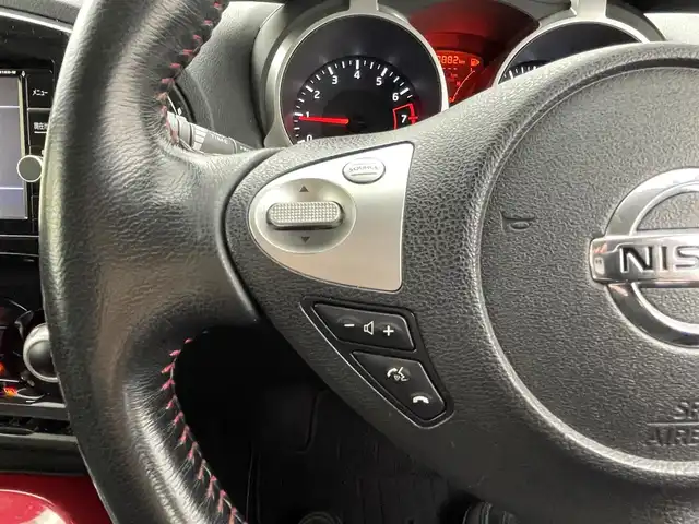日産 ジューク 15RX Vセレ パーソナライゼーション 熊本県 2019(平31)年 8.1万km スーパーブラック 純正ナビMM318D-W（ＣＤ・ＤＶＤ・フルセグ・ＢＴ・ＳＤ・ＡＵＸ・ｉｐｏｄ・ＵＳＢ）/全周囲カメラ　/純正前方ドライブレコーダー　/ビルトインＥＴＣ　/インテリジェントエマージェンシーブレーキ　/車線逸脱警報　/横滑り防止/アイドリングストップ/純正フロアマット/純正１７インチAW/オートライト/HIDライト/フォグランプ/スマートキー/プッシュスタート