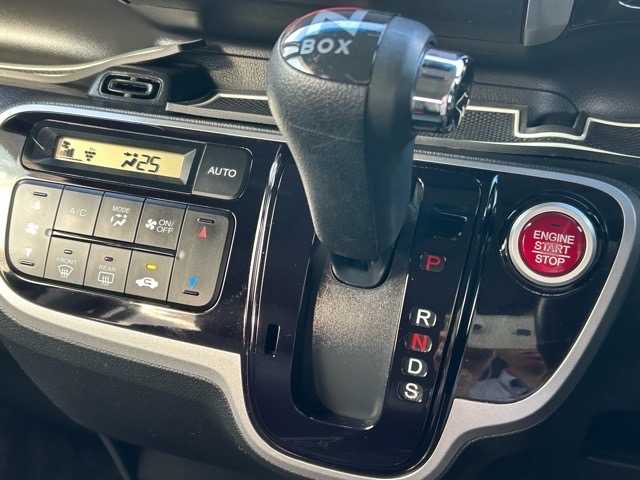 ホンダ Ｎ ＢＯＸ カスタム ターボ SSパッケージ 千葉県 2014(平26)年 5.6万km スマートブラック 純正ナビ/CD/DVD/Bluetooth/フルセグTV/バックカメラ/ETC/ドライブレコーダー/両側パワースライドドア/クルーズコントロール/スペアキー/純正アルミホイール/純正フロアマット