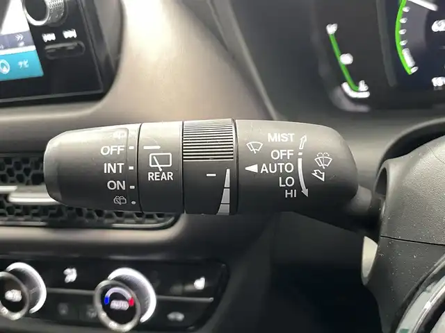 ホンダ ＺＲ－Ｖ ハイブリッド e:HEV Z 鹿児島県 2024(令6)年 1.4万km プレミアムクリスタルブルークリスタル 禁煙車/純正ナビ/(Ｂｌｕｅｔｏｏｔｈ/フルセグTV)/ホンダセンシング/　・衝突軽減ブレーキ（CMBS）/　・誤発進抑制機能/　・後方誤発進抑制機能/　・近距離衝突軽減ブレーキ/　・歩行者事故低減ステアリング/　・路外逸脱抑制機能/　・渋滞追従機能付アダプティブクルーズコントロール（ACC）/　・車線維持支援システム（LKAS）/　・トラフィックジャムアシスト（渋滞運転支援機能）/　・先行車発進お知らせ機能/　・標識認識機能/　・アダプティブドライビングビーム/　・ブラインドスポットインフォメーション/　・パーキングセンサーシステム/置くだけ充電/前席シートヒーター/BOSEプレミアムサウンドシステム/ステアリングヒーター/パワーテールゲート/ETC