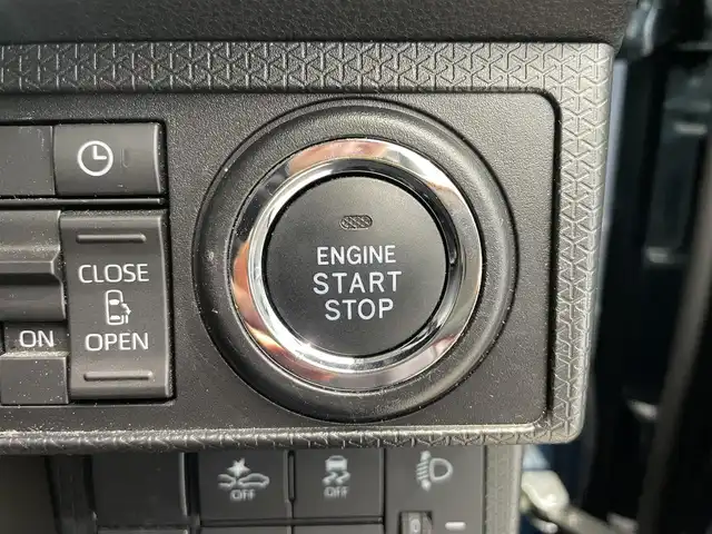 ダイハツ タント ファンクロス 鹿児島県 2023(令5)年 2.7万km レーザーブルークリスタルシャイン 純正ディスプレイオーディオ/　・Bluetooth/　・AppleCarPlay/　・AndroidAuto/　・ワンセグTV/　・USB/スマートアシスト/　・車線逸脱警報/　・ふらつき警報/　・先行車発進お知らせ機能/　・衝突警報機能/パーキングセンサー/アラウンドビューカメラ/両側パワースライドドア/シートヒーター/純正フロアマット/純正アルミホイール/LEDヘッドライト/オートマチックハイビーム/フロントフォグランプ