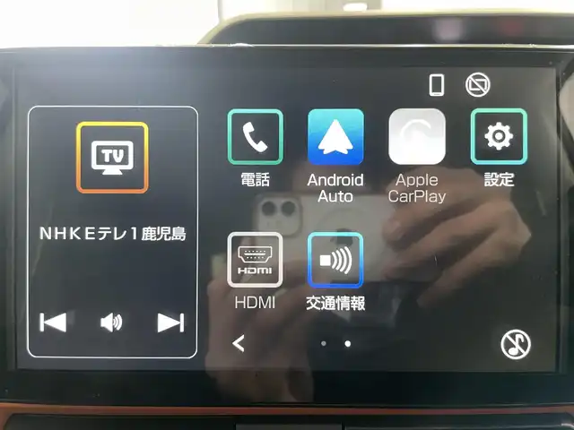 ダイハツ タント ファンクロス 鹿児島県 2023(令5)年 2.7万km レーザーブルークリスタルシャイン 純正ディスプレイオーディオ/　・Bluetooth/　・AppleCarPlay/　・AndroidAuto/　・ワンセグTV/　・USB/スマートアシスト/　・車線逸脱警報/　・ふらつき警報/　・先行車発進お知らせ機能/　・衝突警報機能/パーキングセンサー/アラウンドビューカメラ/両側パワースライドドア/シートヒーター/純正フロアマット/純正アルミホイール/LEDヘッドライト/オートマチックハイビーム/フロントフォグランプ