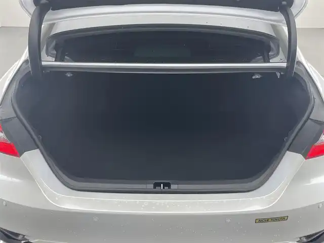 トヨタ カムリ G レザーパッケージ 愛知県 2021(令3)年 1.6万km プラチナホワイトパールマイカ メーカーナビ　純正９イ型DA　全方位カメラ　フルセグTV　パノラマムーンルーフ　モデリスタ　BSM　HUD　JBLサウンド　黒革シート　追従クルコン　ETC2.0　LEDオートライト　フォグ　衝突軽減　車線逸脱　禁煙車